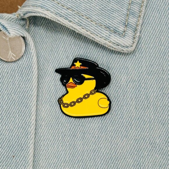 OTHER Jewelry - ✨Pin Cartoon Little Yellow Duck Wearing A Hat Metal Brooch Cool Cowboy Hat New✨
